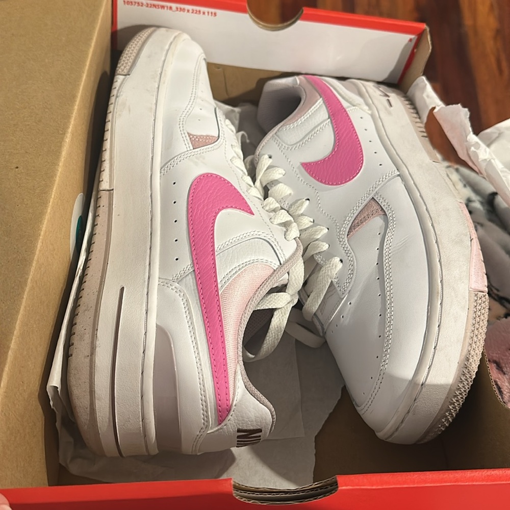 Nike Women's White and Pink Sneakers